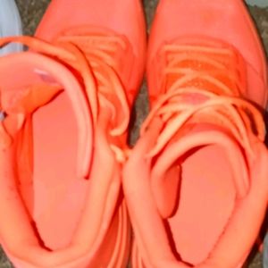 I am Selling the Kyries 9